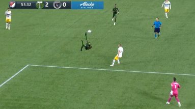 WORLD CLASS BICYCLE KICK from OUTSIDE THE BOX by Portland's Dairon Asprilla!