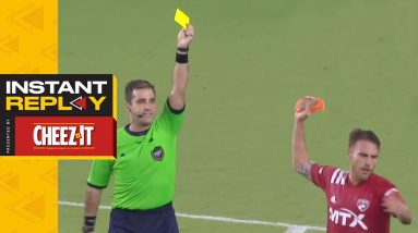 Player Deserve 2 Yellow Cards in 10 SECONDS!?