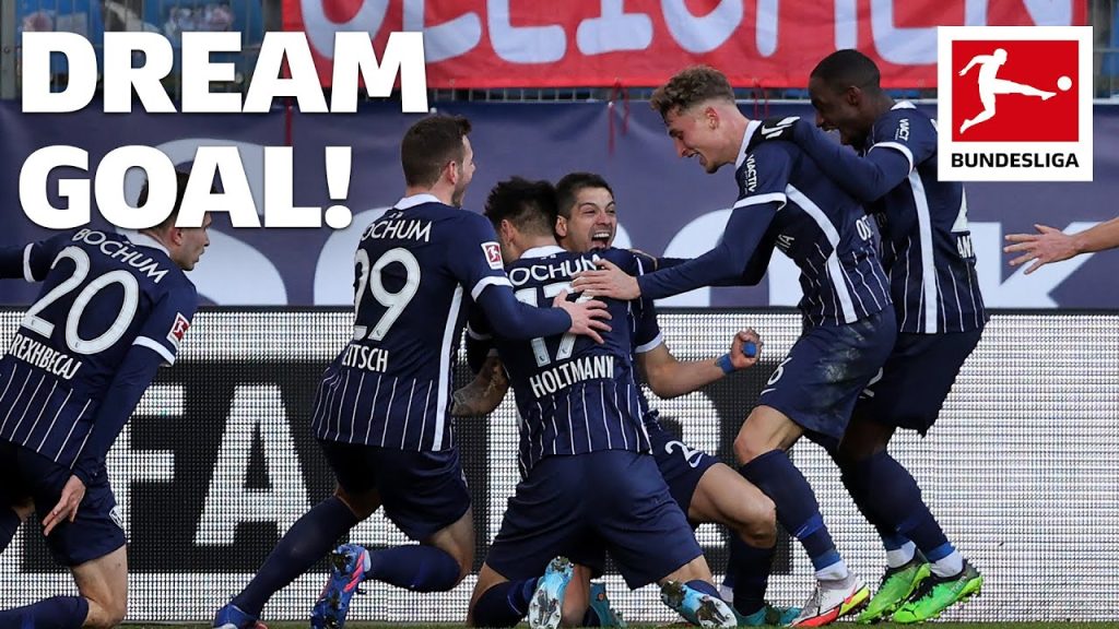 Holtmann Scores Dreamgoal against FC Bayern München