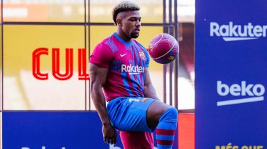 ADAMA TRAORÉ'S FIRST TOUCHES AS A BARÇA PLAYER IN HIS OFFICIAL PRESENTATION ⚽💙❤️