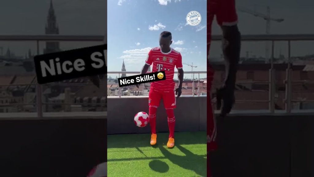 Sadio Mané arrived in MUNICH! 🤩👋⚽️