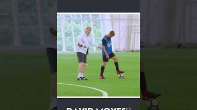 Defending 1v1 with David Moyes #shorts