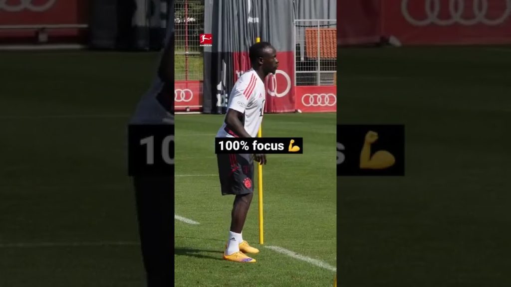 Sadio Mané FIRST training 💪 @FCBayern