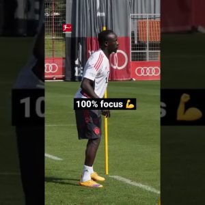 Sadio Mané FIRST training 💪 @FCBayern