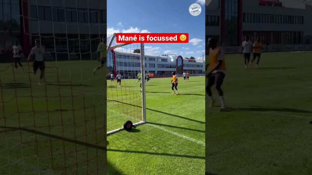 Mané DREAM Goal?! 😍😵 @FC Bayern München Training