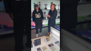 Ronaldinho’s #GoldenBall is now at the Barça museum 😍🤙 #fcbarcelona #Ronaldinho #shorts