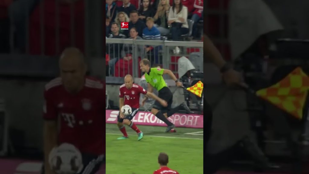 LINESMAN Goes Down! 😣🫣