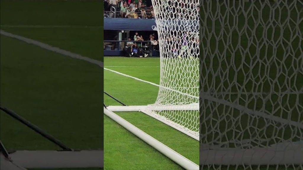 🚨¡Ojito ahí! ¡SANTI GIMÉNEZ se enojó porque no jugó ante PANAMÁ! 😲| #shorts #tudn 5 1711791927 maxresdefault