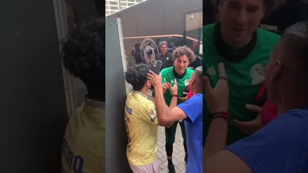 🥰 ¡Cuanto AMOR! Aficionado del AMÉRICA se tatuó el autógrafo de GUILLERMO OCHOA 🧤🇲🇽 | TUDN 5 1722870985 maxresdefault