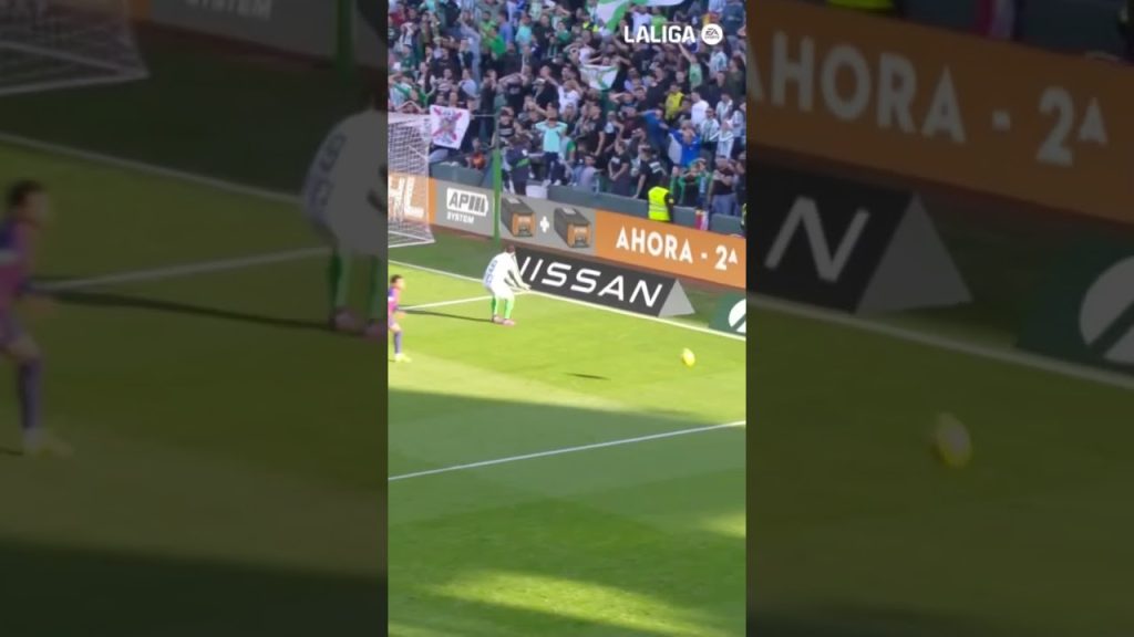 Iñaki Peña. 🧱 #fcbarcelona #laligahighlights #shorts 7 1733907938 maxresdefault