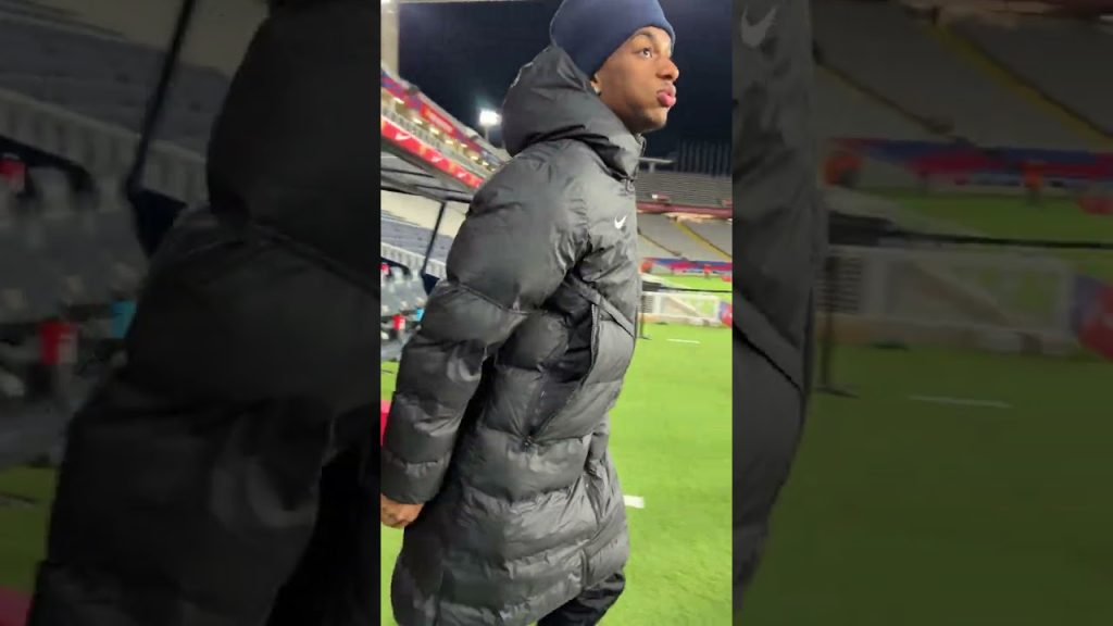 Pitch inspection! 🔎🌱 #fcbarcelona #copadelrey #shorts 1 1737537145 maxresdefault