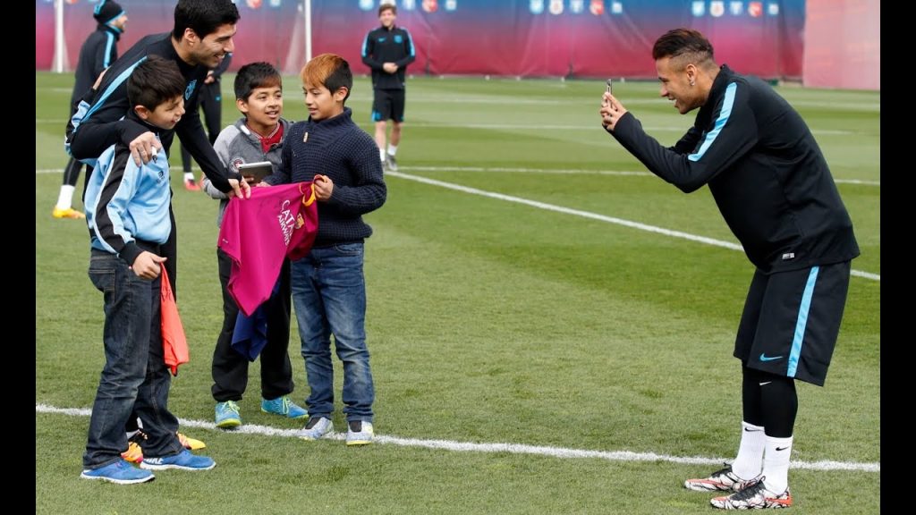 FC Barcelona training with kids 10 1742241506 maxresdefault