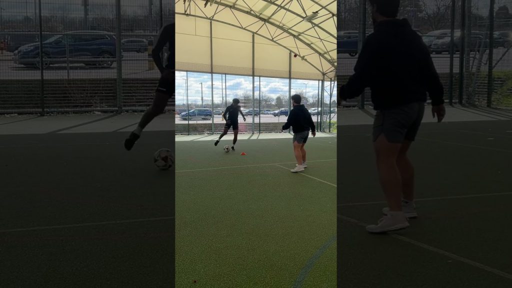 Mastering the Basics - Drag + Pass ⚽️ - 3 rounds x 30 seconds 2 1742545076 maxresdefault