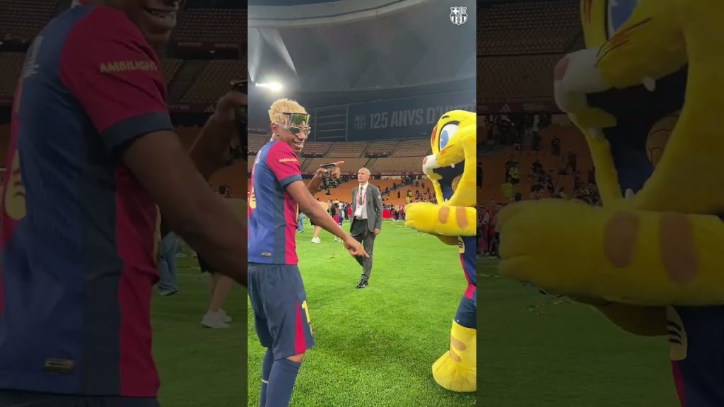 Lamine and his new dance partner. 😹 #fcbarcelona #shorts #lamineyamal #cat 7 1745808267 maxresdefault