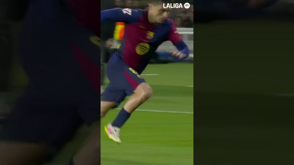 Pedri, how do you do that? #fcbarcelona #laligahighlights #shorts 3 1745825305 maxresdefault