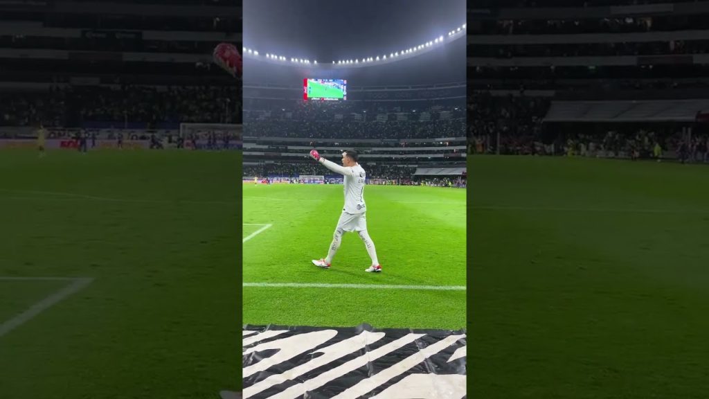 😃¡OJO AL TREMENDO FESTEJO DE MALAGÓN! Pura pasión del arquero | #shorts #tudn 2 1748455467 maxresdefault