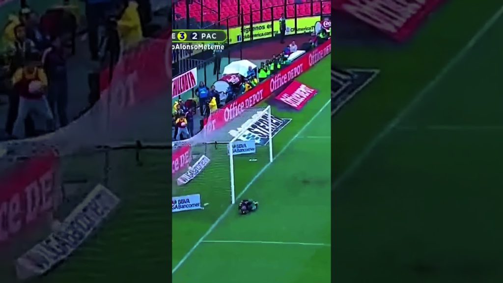 ¡ENFERMO GOLAZO DE MICKY!⚽😲 Tiro libre perfecto de Aroyo para el América ante Pachuca #tudn #shorts 1 1756540417 maxresdefault