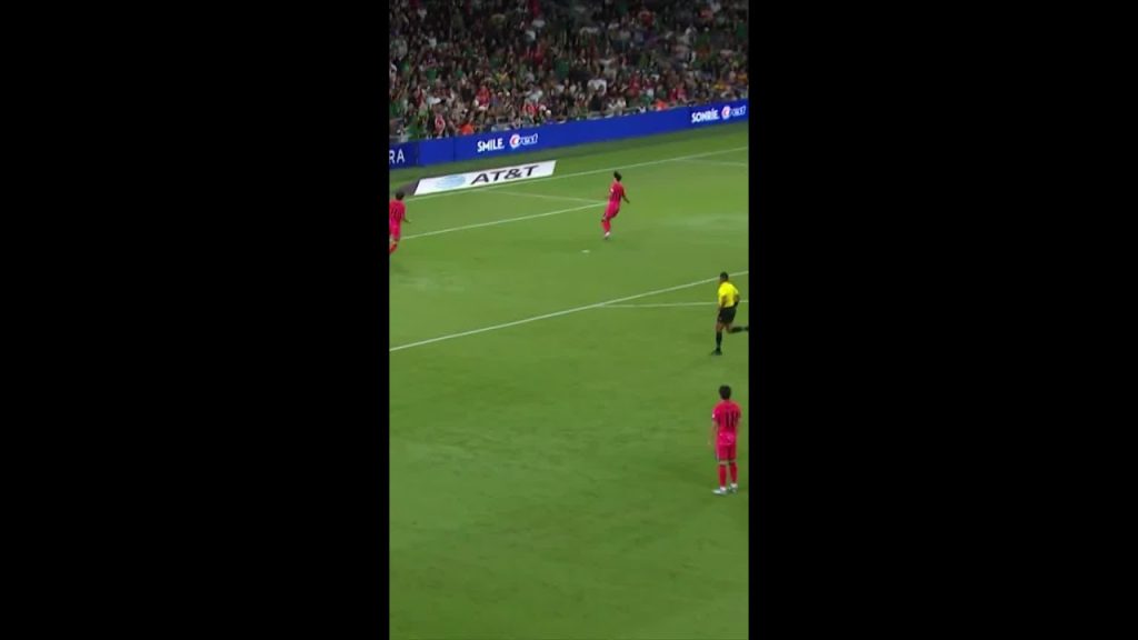 ⚽️🔥 ¡GOLAZO DE MÉXICO! 🇲🇽 Cabezazo imposible de Raúl para el 1-0 sobre Corea 🇰🇷 #tudn #shorts 7 1758634726 maxresdefault