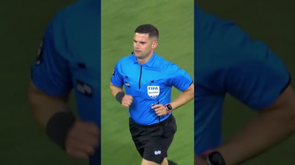 ¡Dura entrada de Montes y le muestran la ROJA! #shorts 1 1758702943 maxresdefault