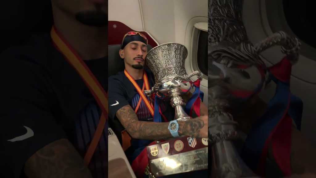 Sweet dreams, Rapha π΄ #shorts #fcbarcelona #shortvideo 7 1768523613 maxresdefault