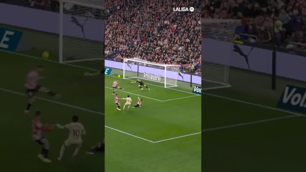 Lamine being Lamine π€€ #LaLigaHighlights #shorts #fcbarcelona #lamineyamal 3 1781267815 maxresdefault