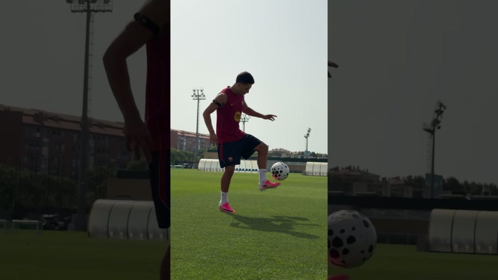 Roony makes it look effortless.๐ฎโ๐จ #fcbarcelona #roony 5 1784713917 maxresdefault