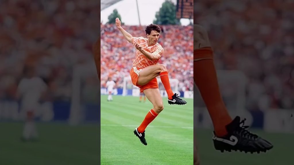 MARCO VAN BASATEN 🇳🇱 - GOAL VS SOVIET UNION (1988) #football #footballshorts #shorts #viral #duet 1 1788278047 maxresdefault